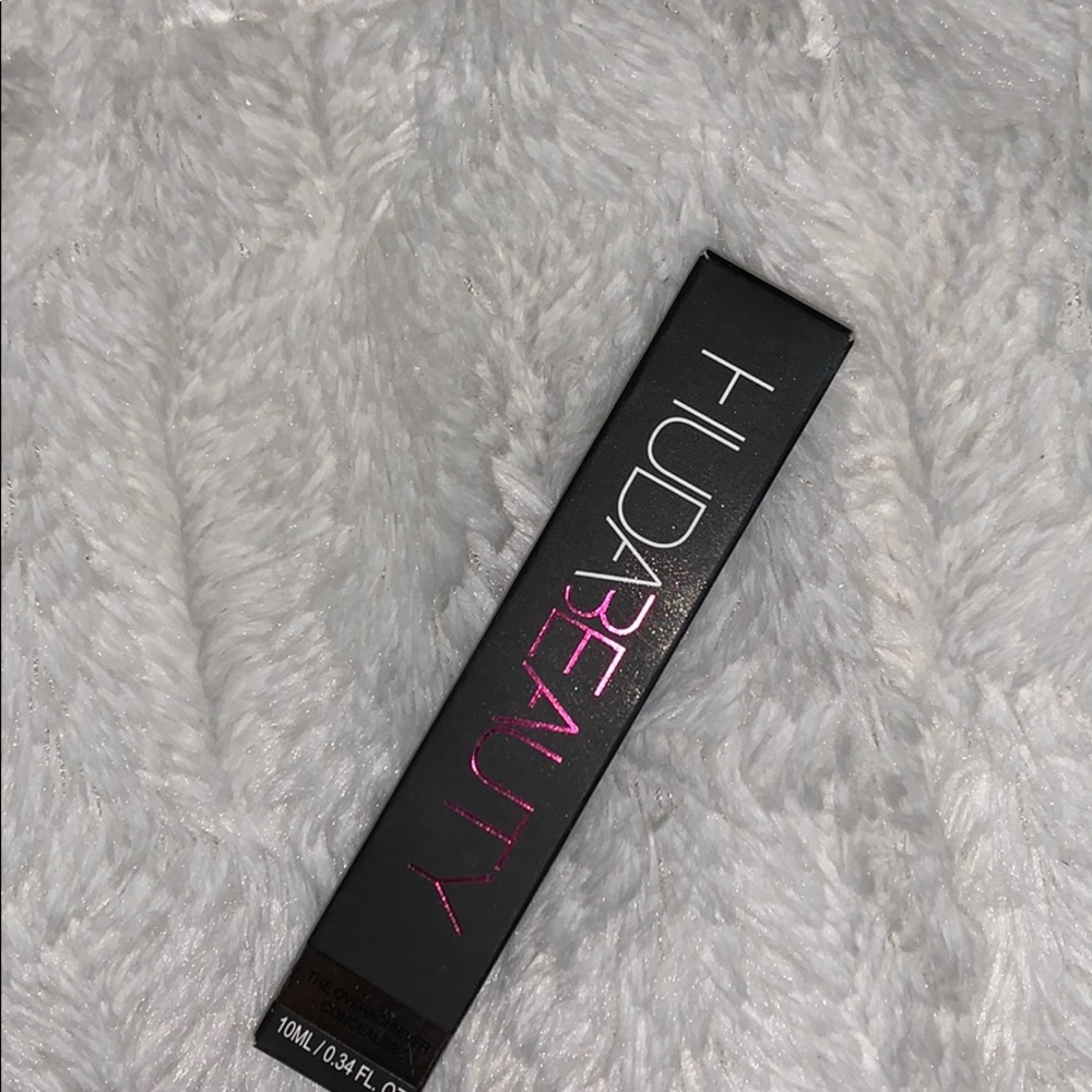 Huda beauty concealer